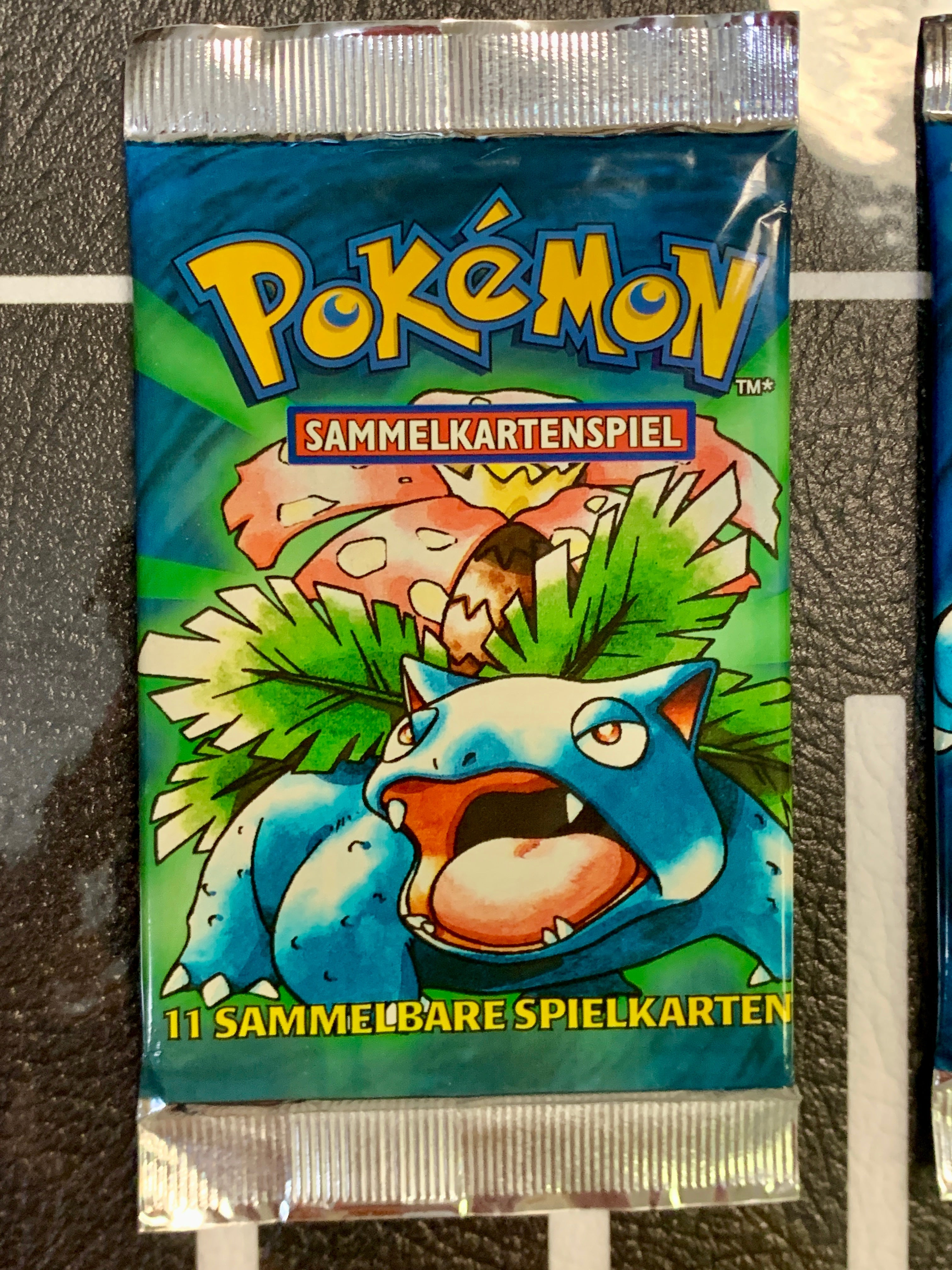 Pokemon TCG: German Base Set Bundle - 2 Booster Packs, 1st Ed. Charizard, 1st Ed. Venusaur